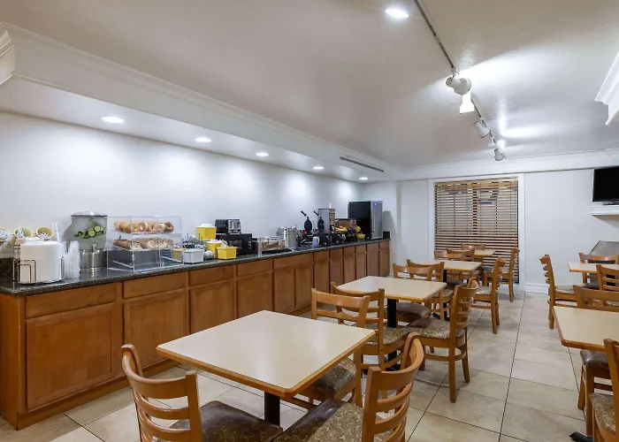 Days By Wyndham Hotel 3*